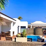 Playas Blanca Pool Private Vila *