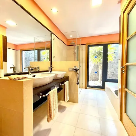 Playas Blanca Pool Private Villa